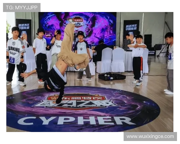 街舞巨献：探秘深圳街舞队的团队协作