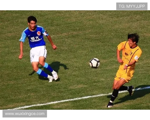 广州足球队的个人能力揭秘与战术分析全景探讨